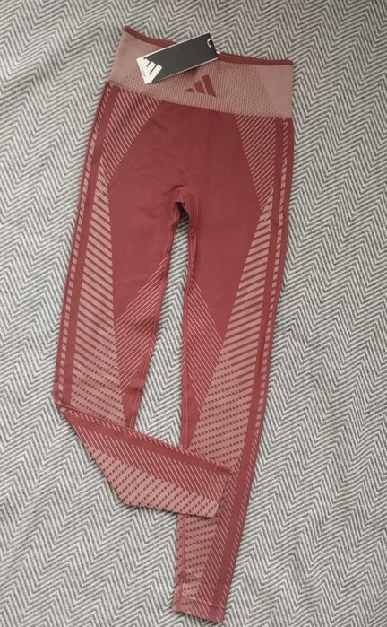 Adidas red спортен дамски клин XS