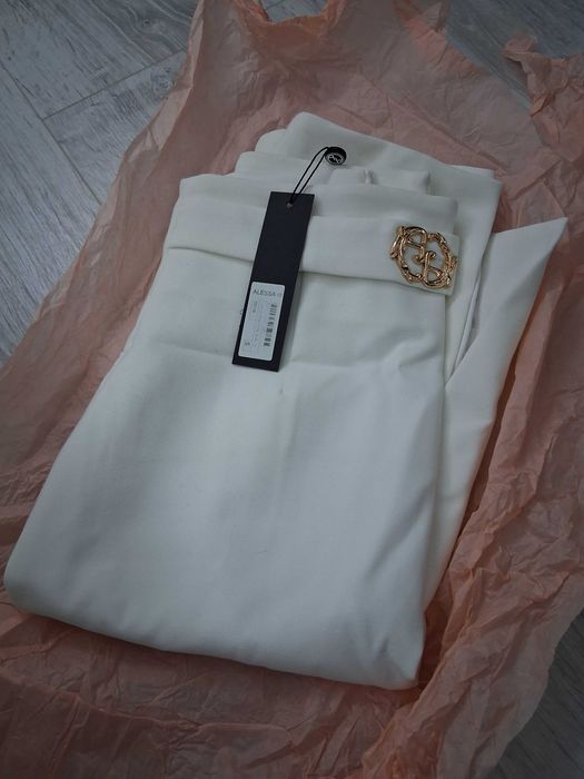 Нова бяла пола ALESSA