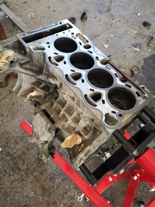 Двигател E90 320i N43B20A на части долнище блок вал бутало картер