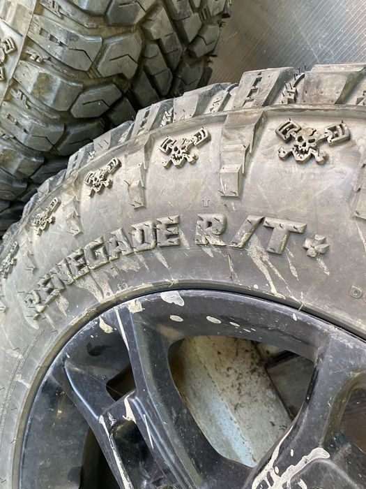 Гуми с оригинални джанти Тойота Тундра,TRD сжанти с авто винтили