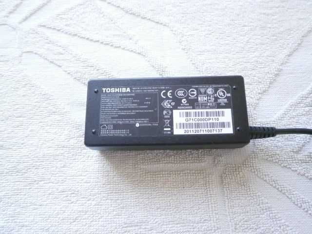 Оригинално зарядно устройство за лаптоп Toshiba