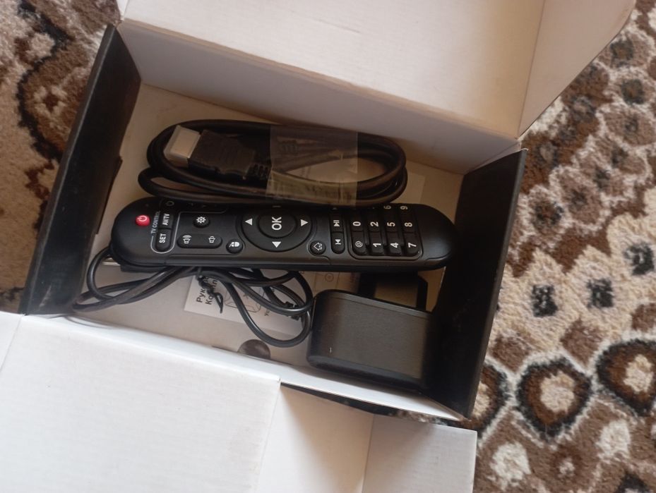 Tv box x96 yangi karobka