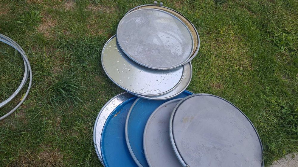 butoi de tabla cu buson 240 litri , butoaie detabla cu capac  de 220 litri