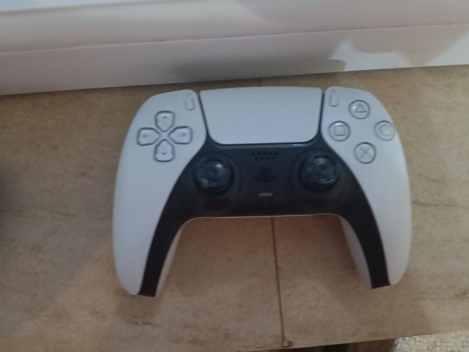 Playstation 5 2 джойстика бонус игра Fc26