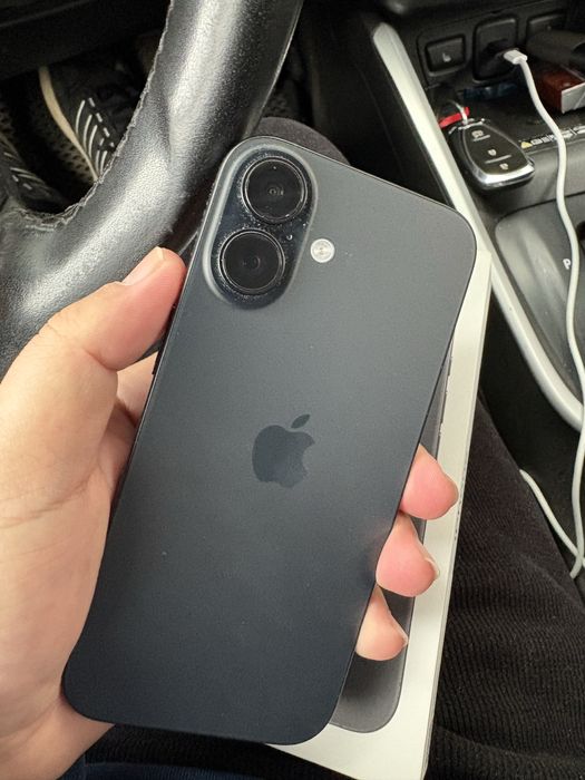 Продам iPhone 16