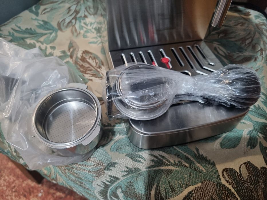 Нова Кафемашина с Ръкохватка Lunsy 20 Бара 1.4л