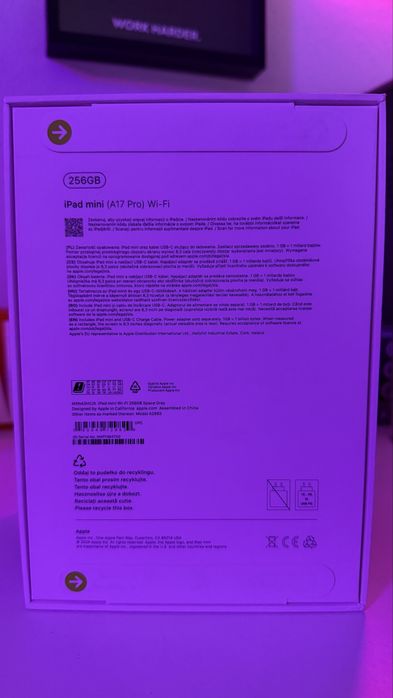 iPad mini 7 (A17 Pro) 256GB Space Grey + Husa Smart Folio - SIGILATA