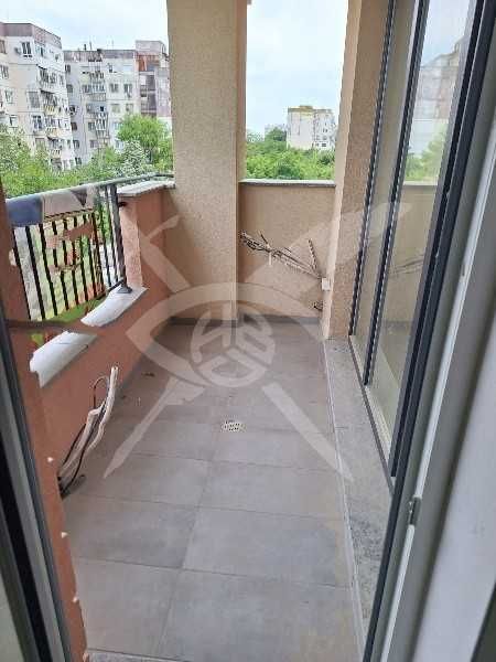 Продава се Тристаен апартамент в Пловдив, Остромила - 90 кв.м за 1267 €/кв.м - Снимка #4