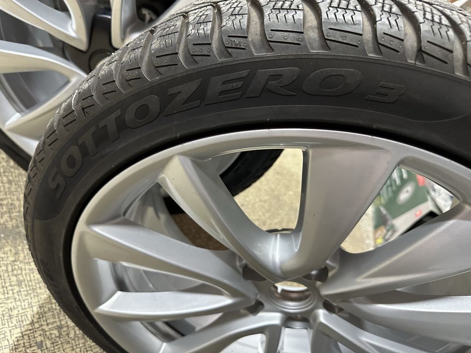 Гуми Pirelli sottozero 3 235/40 R19