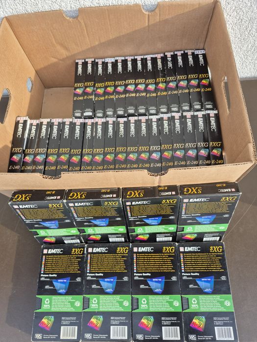 Vând lot 30 casete video VHS originale EMTEC, 240 minute cu filme

- 3