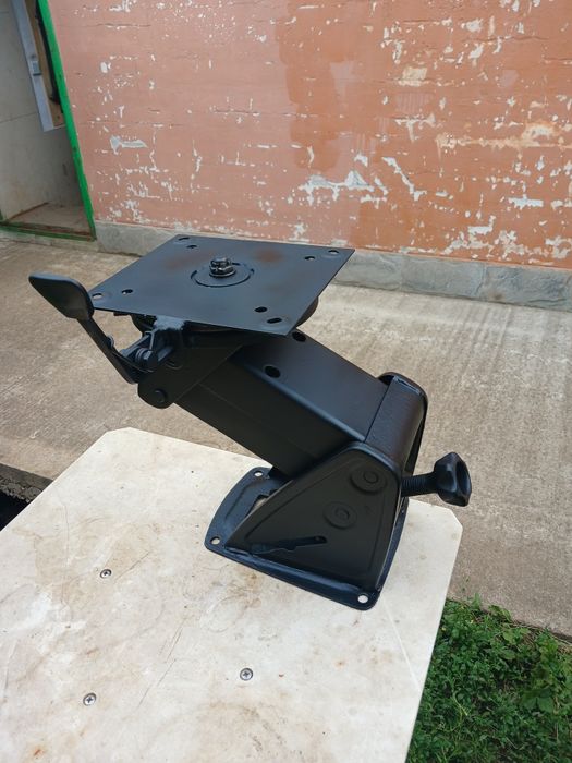 Прадоётся амартизирующия стойка.