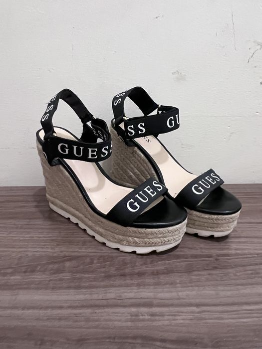 Дамски обувки Guess