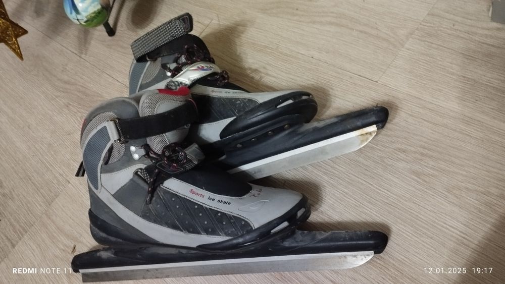 Коньки 43-44 размера