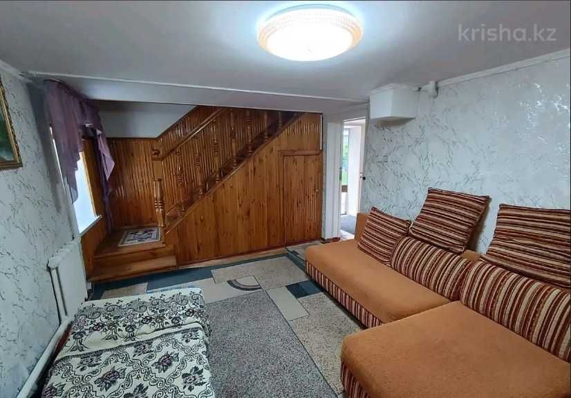 Дом немецкой постройки в городе Текели