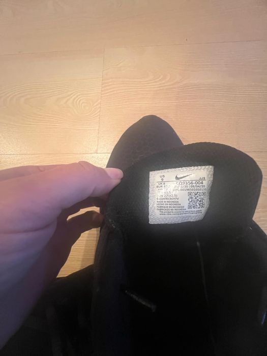 Маратонки Nike номер 42.5