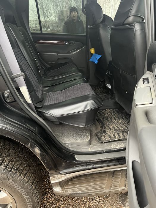 Машина Ланд Крузер 2007г