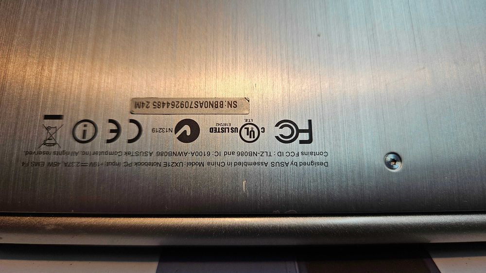 ASUS UX21E display 11.6 inch,i7 4gb mem.ssd 120gb