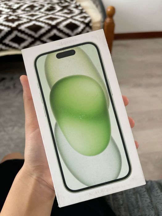 Продам айфон 15.