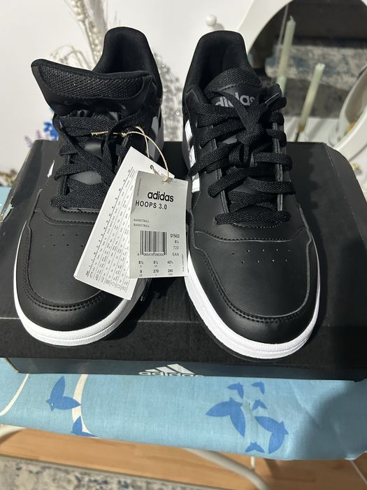 Vand adidasi adidas noi