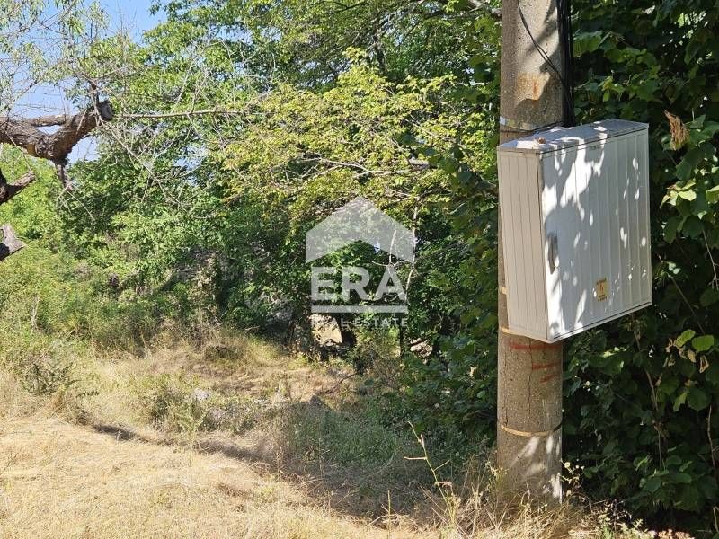 Парцел на брега на язовир Кърджали