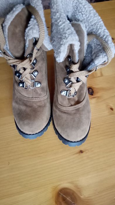 Продавам дамски боти 37 номер