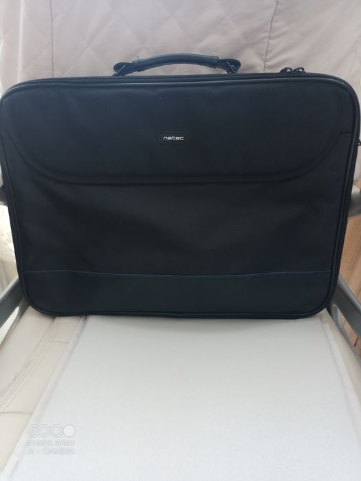 Продавам лаптоп Dell Inspiron 3793- 17,3",Intel Core i7,8 GB