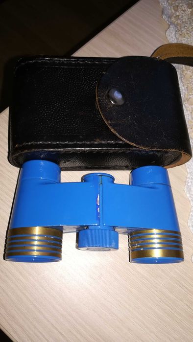 binoclu teatru opera, rusesc,  cu toc ,etui ,  2,5 x