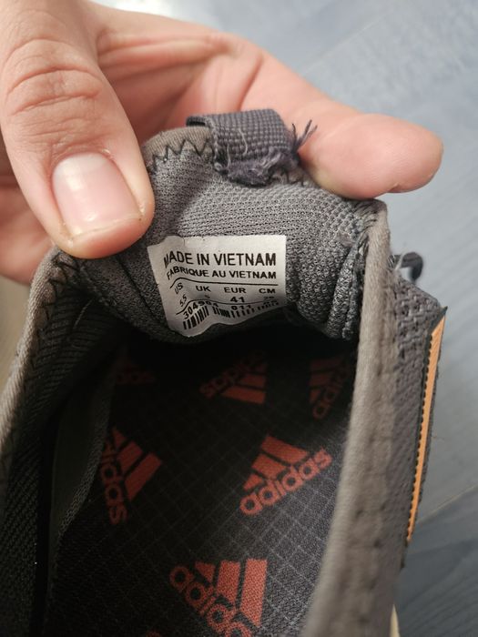 Обувки адидас в много добро състояние