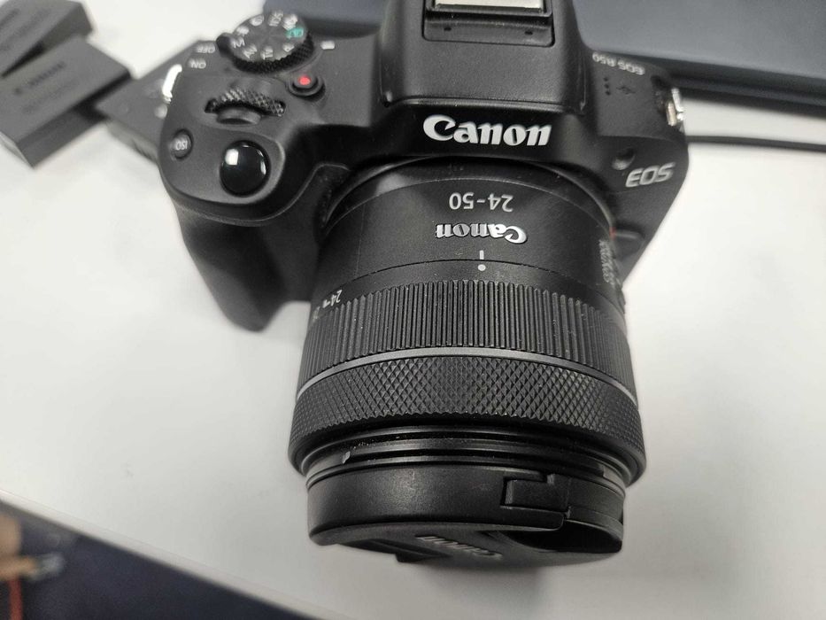 Aparat Foto Mirorless Canon R50 + 24-50mm si 55-210mm