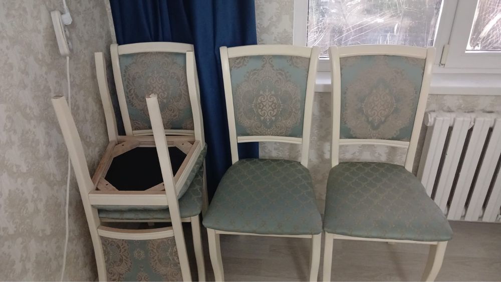 Стол и стулья(16шт)