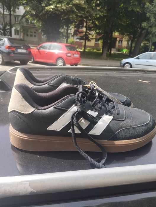Adidasi "adidas"