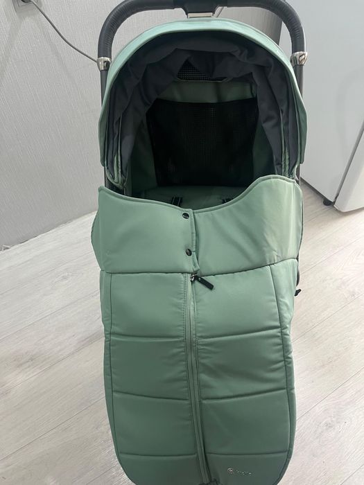 Новая коляска продам
