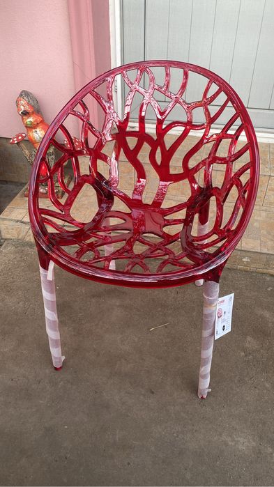 Vand set masa si 4 scaune Cristal pe alb sau rosu