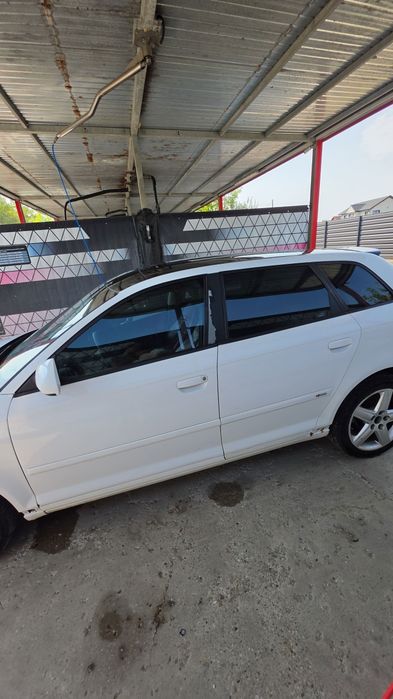 Vând Audi A3 Sportback 2.0 TDI (BMM) 140 CP Euro 4 - DSG - Piele Roșie - Trapă Panoramică - Jante R17