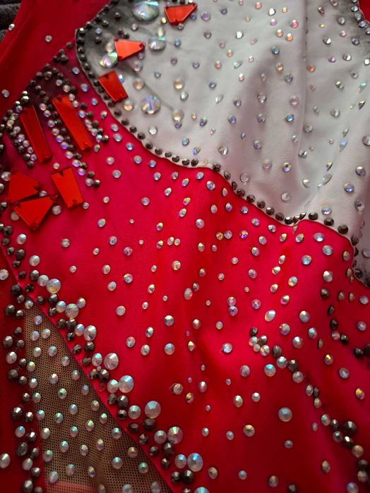 Трика за художествена гимнастика