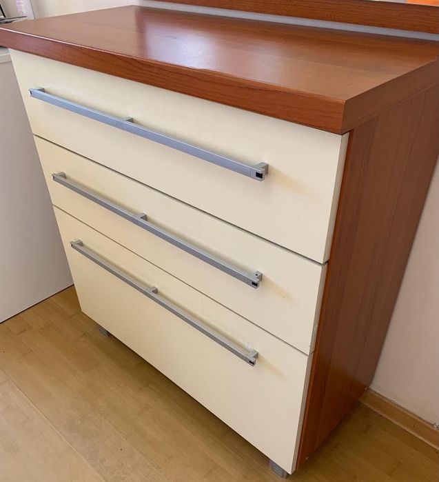 Продам спальный гарнитур