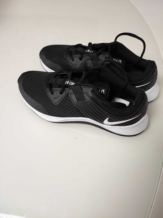 Nike Mc Trainer Black/White
