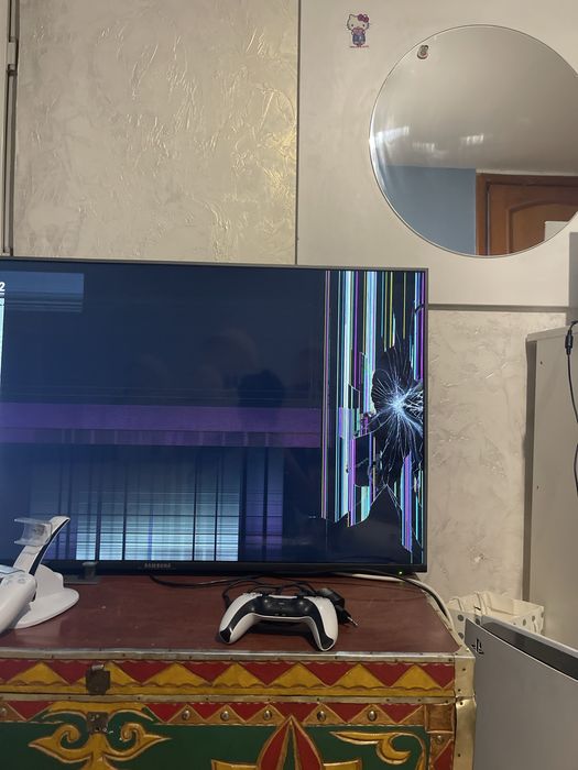 телевизор самсунг смарт тв 43/50 дюймов,разбитый экран,