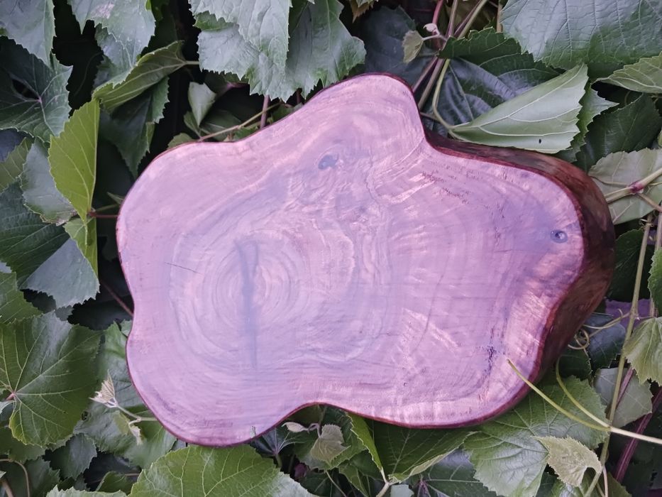 Купа от орех естествена форма.