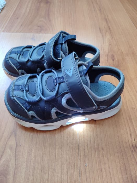 Детски светещи сандали, размер 27