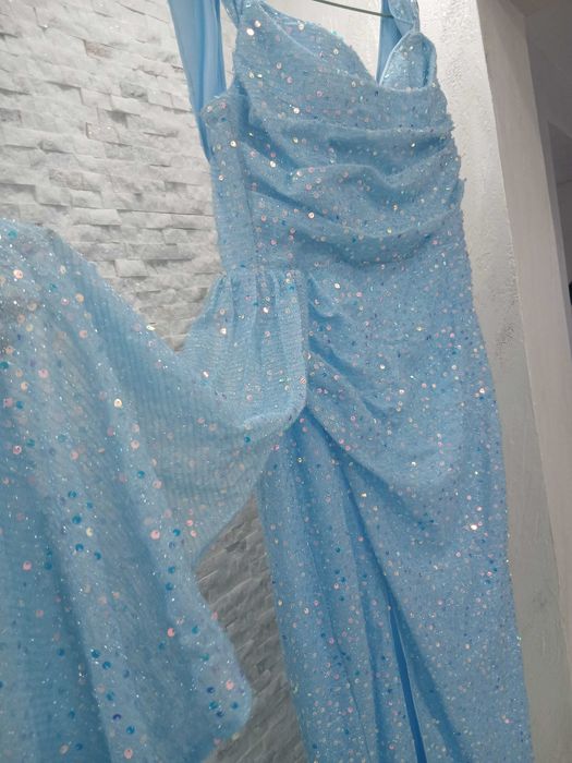 Елегантна Рокля