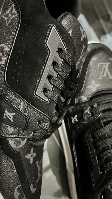 Lv snekers 43 negrii piele