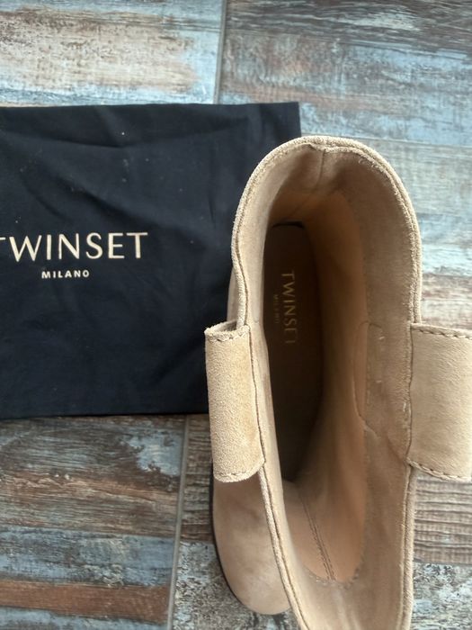 Twinset боти 38 в приятен бежов нюанс, подходящи изключително за сезон
