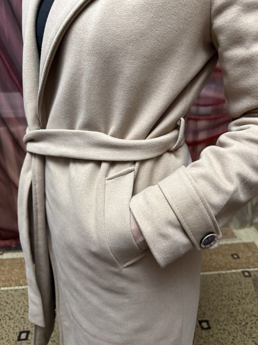 Пальто женское бежевое