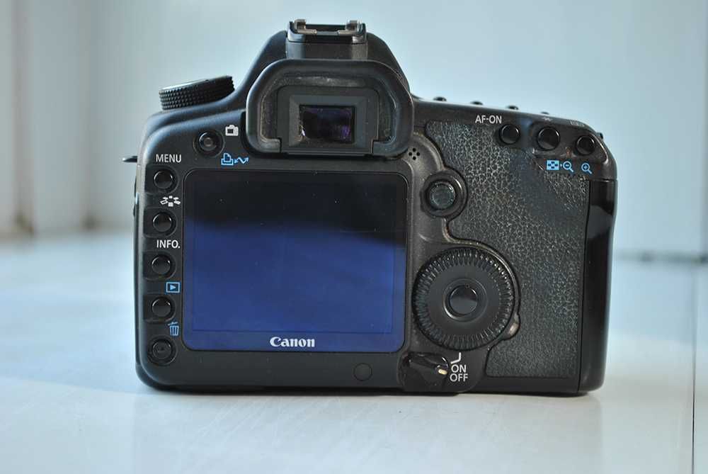 Фотоаппарат зеркальный Canon 5D mark2