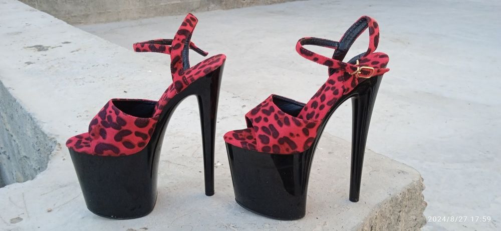 Robiya Jahonova 1985