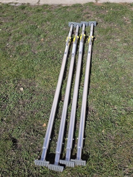 Vând bară fixare marfă extensibilă.