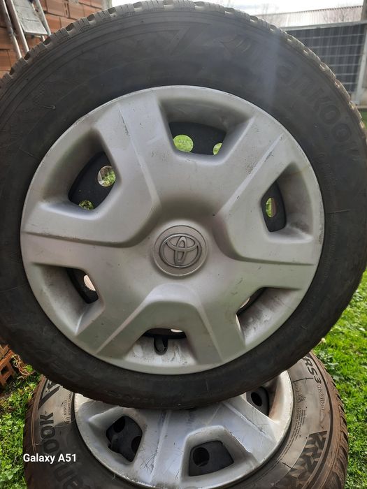 Джанти с гуми зимни за тойота ярис. 14цола