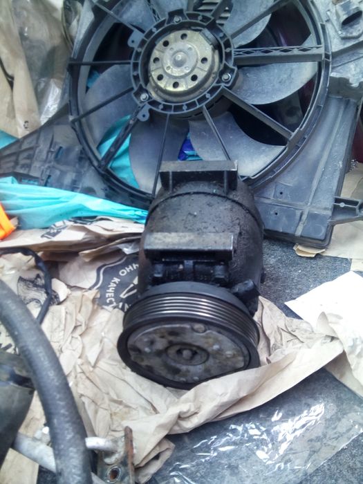 Продавам авточасти за Рено Меган динамо,стопове за Рено Меган,динамо,к