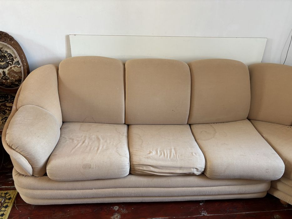 Продаю диван качественный